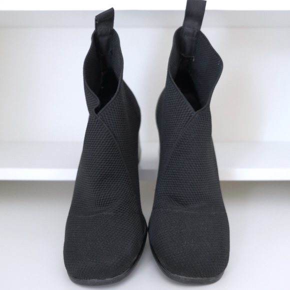 San Miguel - Stretch Ankle Boot in Black - Picture 2 of 7